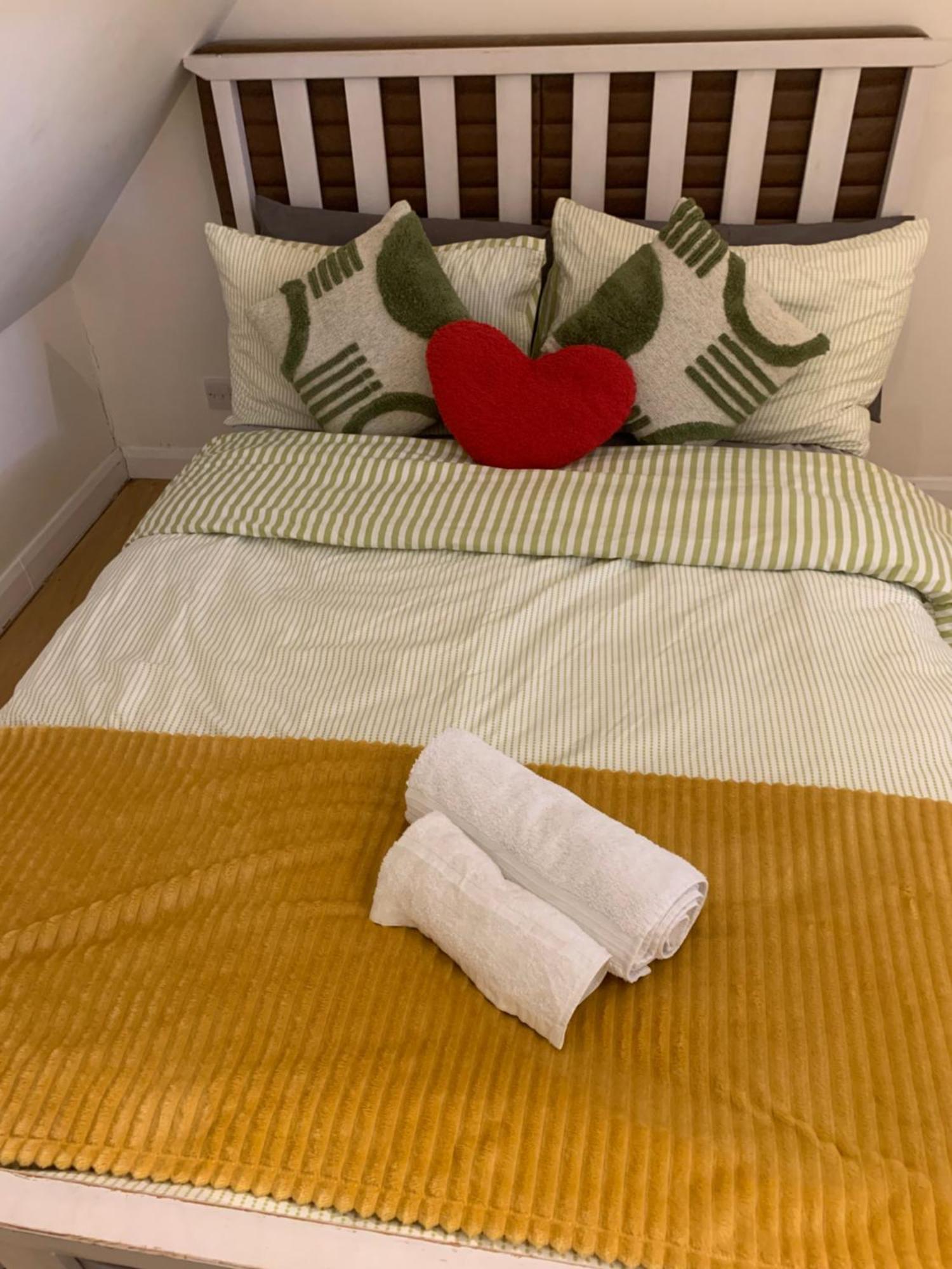 Boogaard'S Guest House Londra Esterno foto